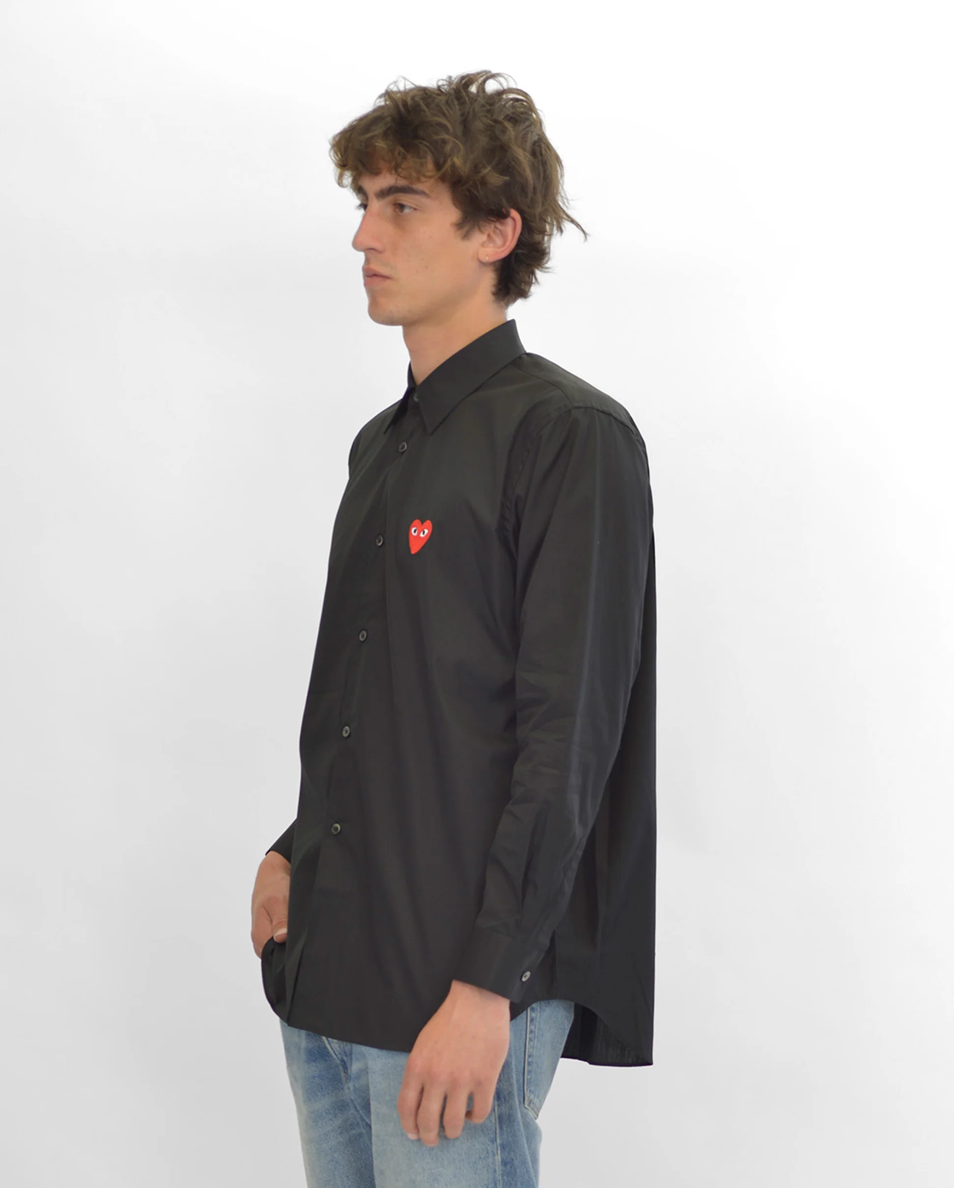 B002 UNISEX RED HEART SHIRT / BLACK - Image 3