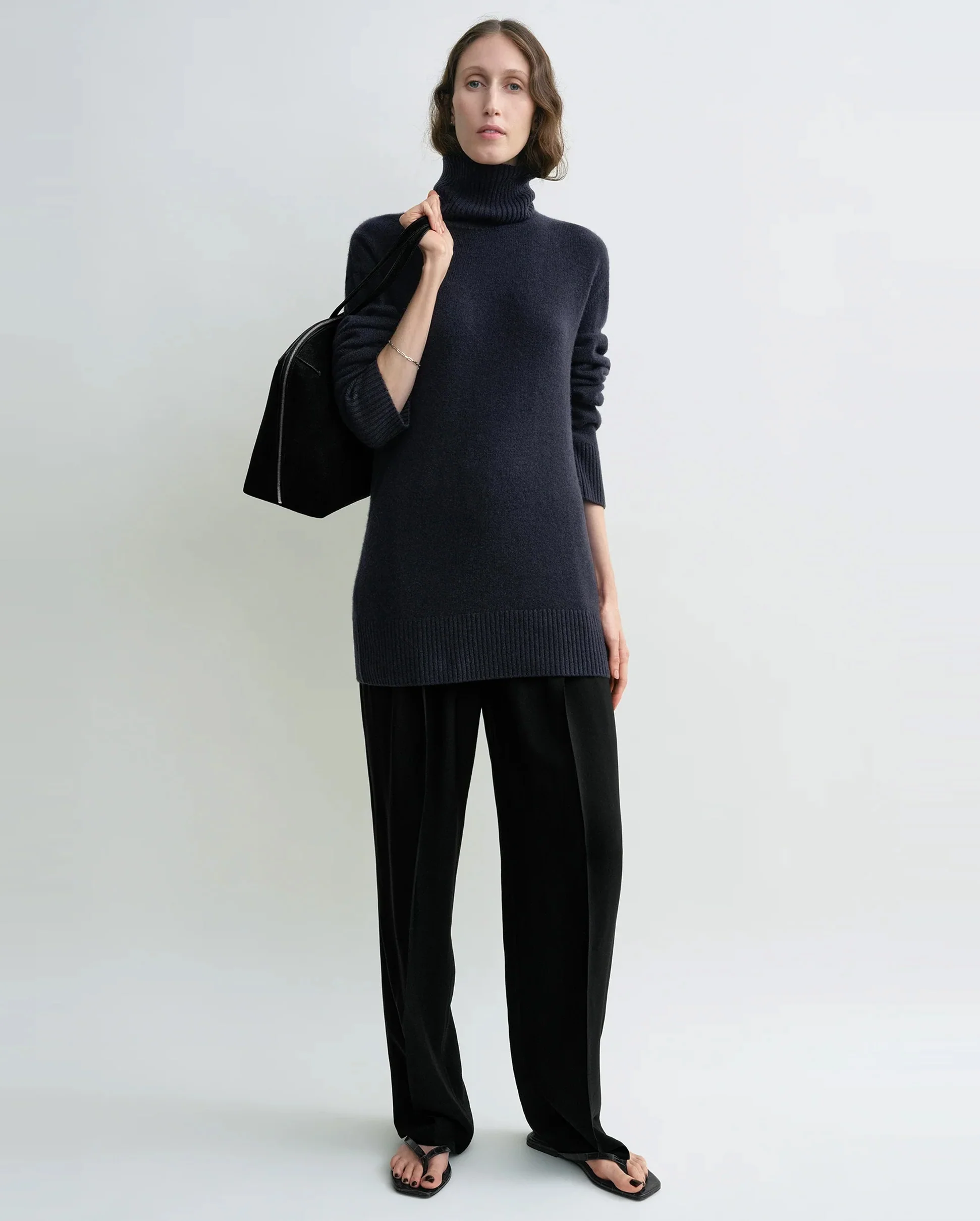 CASHMERE TURTLENECK / NAVY