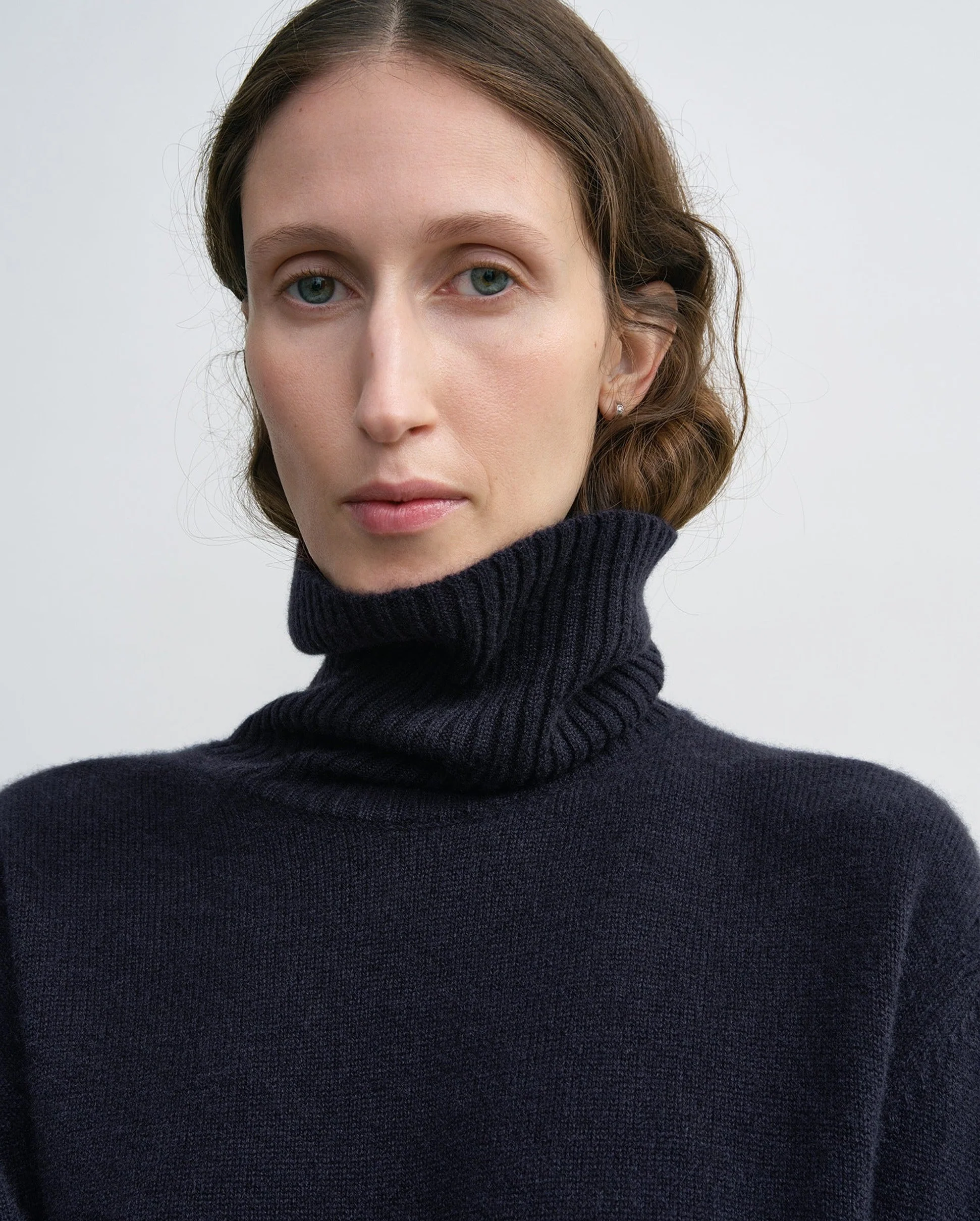CASHMERE TURTLENECK / NAVY - Image 4