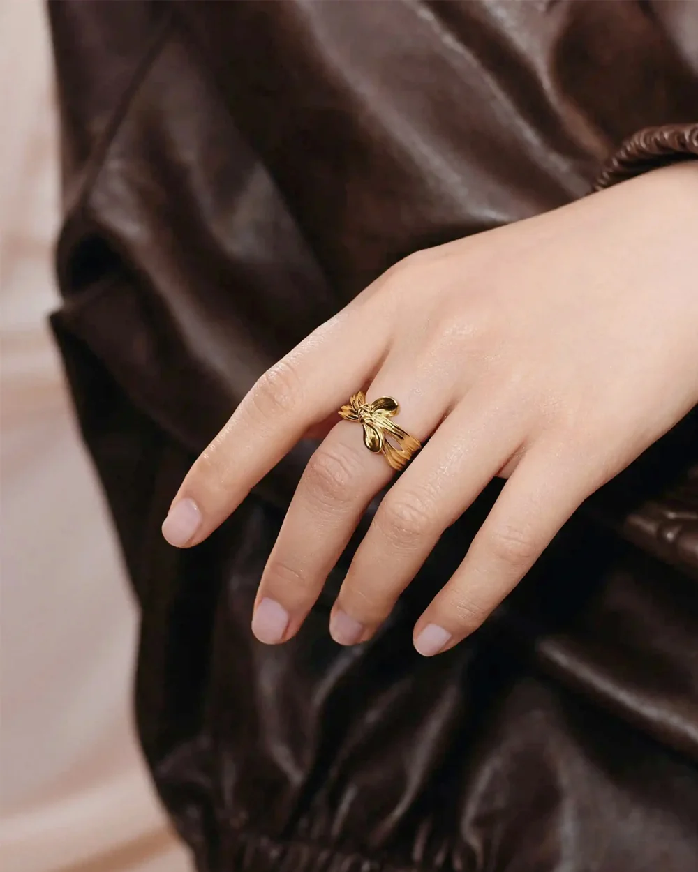 MARK GONG BOW STATEMENT RING / GOLD - Image 2