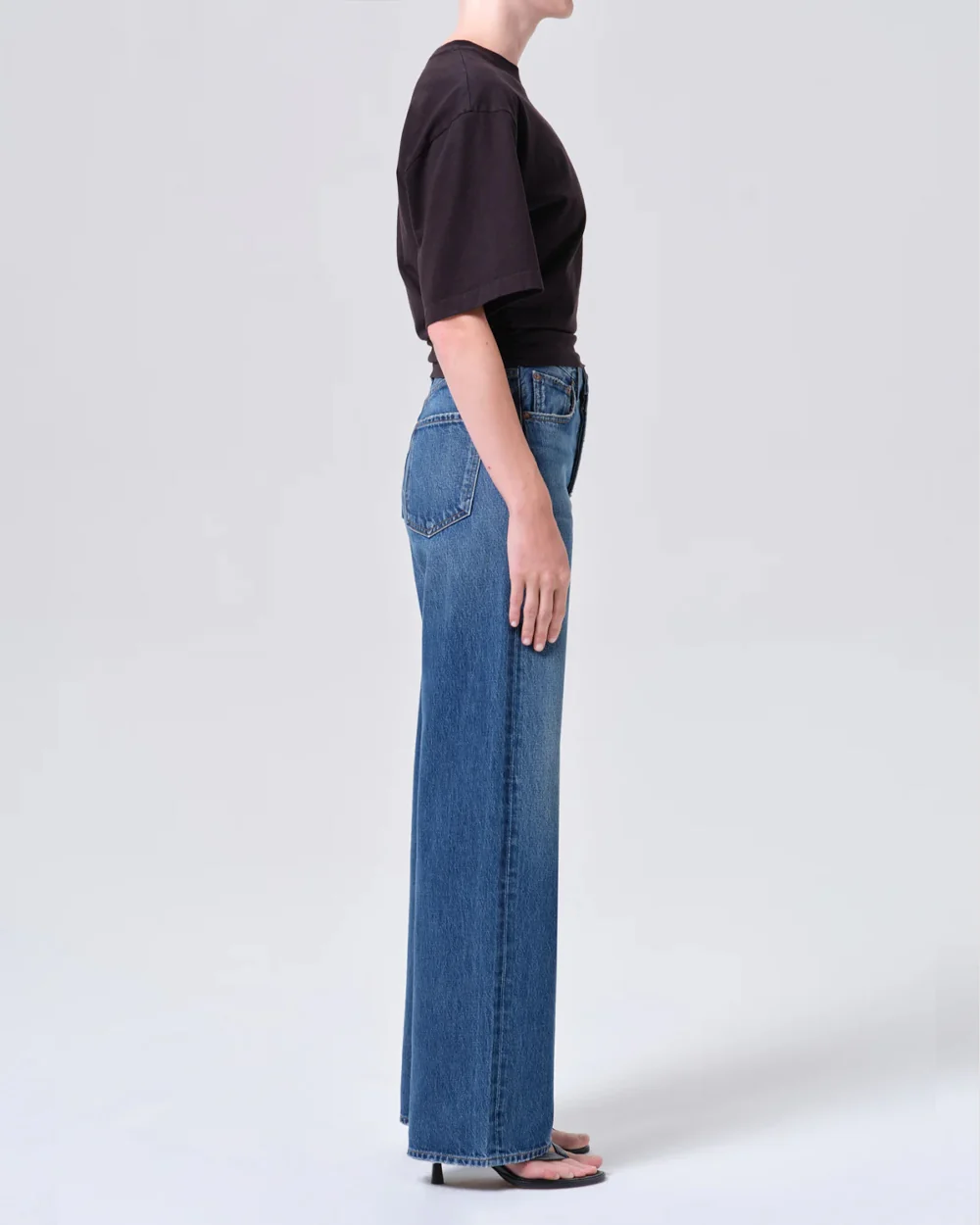 REN JEAN 32' / CHAPTER - Image 4