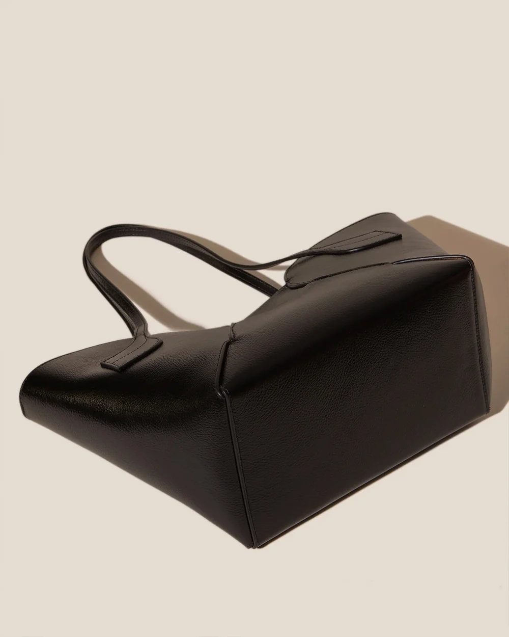 SAPAL S TULIP SHAPED TOTE BAG / BLACK - Image 4