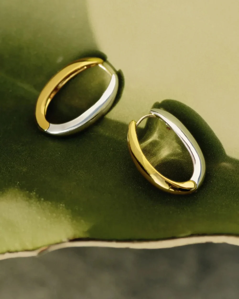 SAVI SIGNATURE SMALL HOOP EARRINGS / MIXED - Image 4