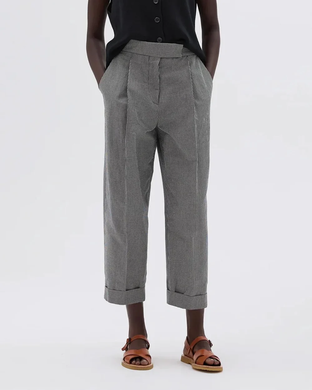 SINGLE PLEAT CROPPED TROUSER / BLACK ECRU