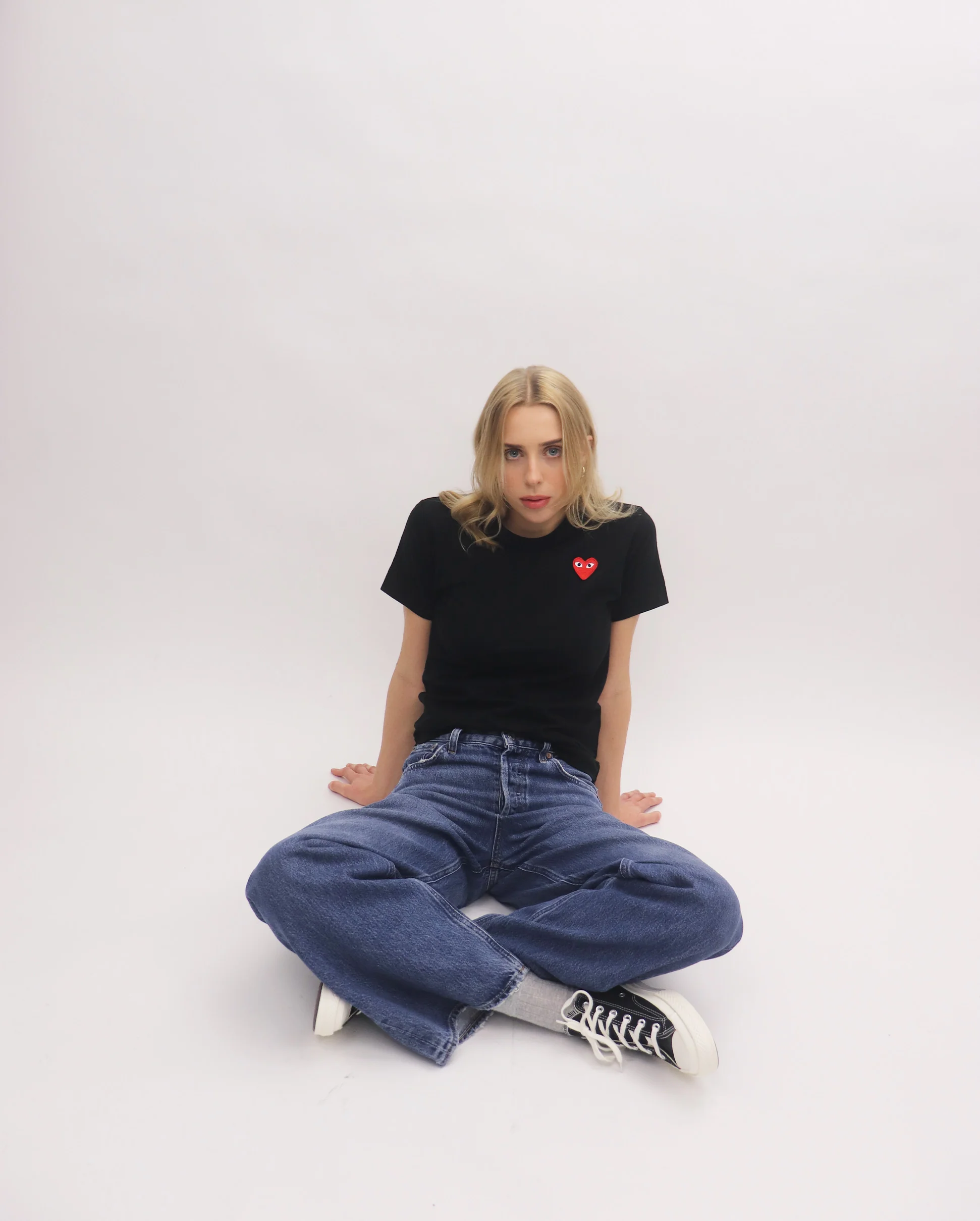 T108 WOMENS RED HEART T-SHIRT / BLACK - Image 3
